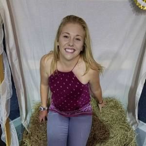 Meet your Posher, Leah